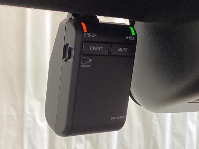 Ｎ－ＢＯＸカスタム ターボ　中古スタッドレスタイヤ、純正メモリーナビ、ドライブレコーダー前後装着＋ＥＴＣ付　当社デモカー　イモビライザー　１オナ　衝突被害軽減　ベンチシート　キーフリー　Ｐセンサー　ＥＳＣ　パワステ　ＤＶＤ再生（23枚目）