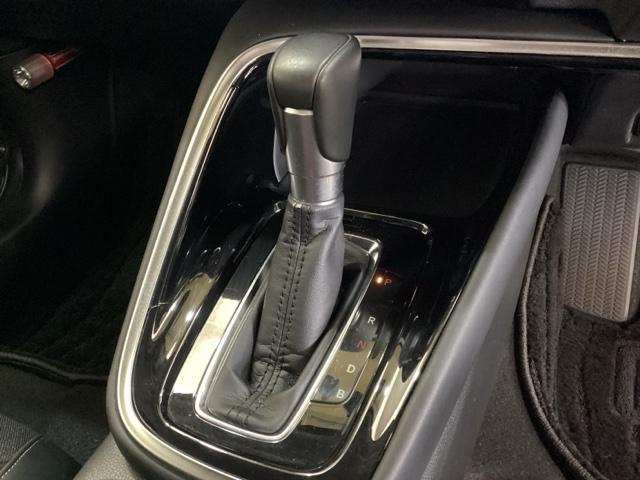 ヴェゼル ｅ：ＨＥＶＺ　光触媒抗菌消臭施工済　ドラレコ前後　障害物センサー　ナビ　シートヒーター　ＥＴＣ　盗難防止装置　ドラレコ付き　Ｒカメラ　フルセグテレビ　スマ－トキ－　アクティブクルーズ　Ｐセンサー　サイドエアバッグ（8枚目）