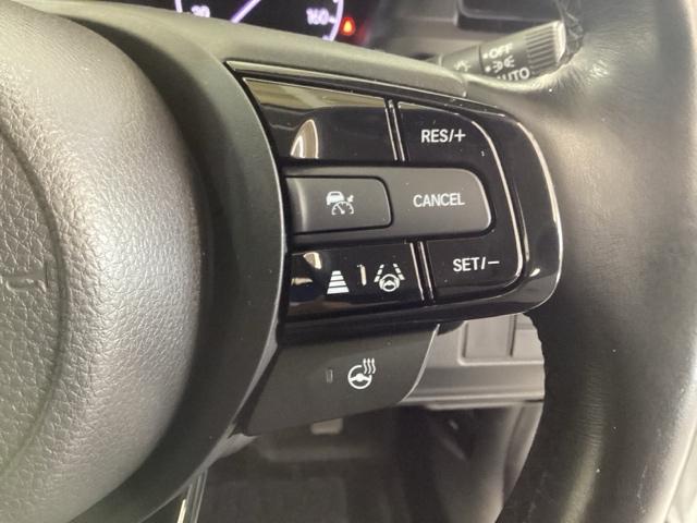 ヴェゼル ｅ：ＨＥＶＺ　光触媒抗菌消臭施工済　ドラレコ前後　障害物センサー　ナビ　シートヒーター　ＥＴＣ　盗難防止装置　ドラレコ付き　Ｒカメラ　フルセグテレビ　スマ－トキ－　アクティブクルーズ　Ｐセンサー　サイドエアバッグ（13枚目）