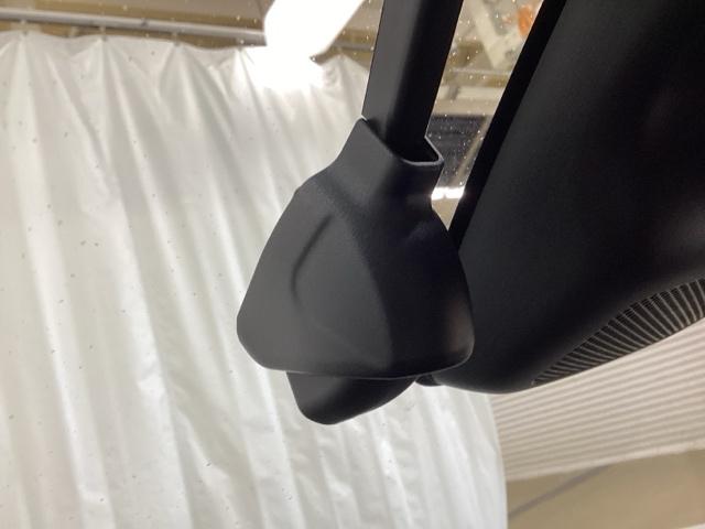 ヴェゼル ｅ：ＨＥＶＺ　光触媒抗菌消臭施工済　ドラレコ前後　障害物センサー　ナビ　シートヒーター　ＥＴＣ　盗難防止装置　ドラレコ付き　Ｒカメラ　フルセグテレビ　スマ－トキ－　アクティブクルーズ　Ｐセンサー　サイドエアバッグ（18枚目）