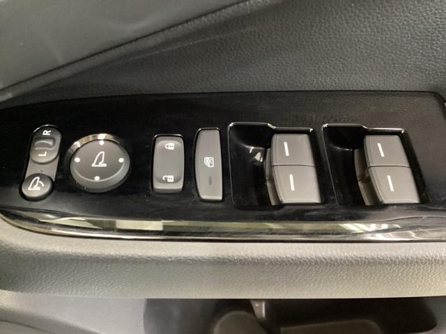 ヴェゼル ｅ：ＨＥＶＺ　光触媒抗菌消臭施工済　ドラレコ前後　障害物センサー　ナビ　シートヒーター　ＥＴＣ　盗難防止装置　ドラレコ付き　Ｒカメラ　フルセグテレビ　スマ－トキ－　アクティブクルーズ　Ｐセンサー　サイドエアバッグ（21枚目）