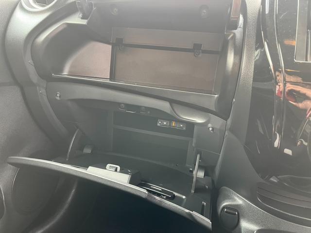 ノート ｅ－パワー　Ｂ　ＦＯＵＲ　インテリジェントキー　ＥＴＣ車載器　オートエアコン　バックカメラ　切り替え４ＷＤ　横滑り防止機能　ブラインドスポットセンサー　衝突被害軽減ブレーキ（35枚目）