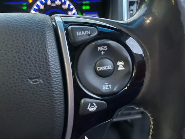 オデッセイハイブリッド ハイブリッドアブソルート・ホンダセンシングＥＸパック　本革シート　３６０°カメラ　駐車アシスト　両側自動スライドドア　車線逸脱防止　盗難防止　キーレス　サイドエアバッグ　エコモード　ＤＶＤ再生可　ＶＳＡ　Ｂｌｕｅｔｏｏｔｈオーディオ　スマキー　３列シート（22枚目）