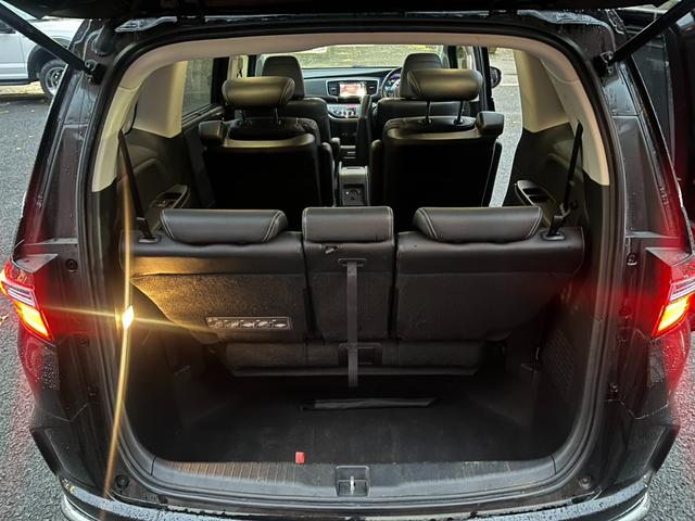 オデッセイハイブリッド ハイブリッドアブソルート・ホンダセンシングＥＸパック　本革シート　３６０°カメラ　駐車アシスト　両側自動スライドドア　車線逸脱防止　盗難防止　キーレス　サイドエアバッグ　エコモード　ＤＶＤ再生可　ＶＳＡ　Ｂｌｕｅｔｏｏｔｈオーディオ　スマキー　３列シート（32枚目）