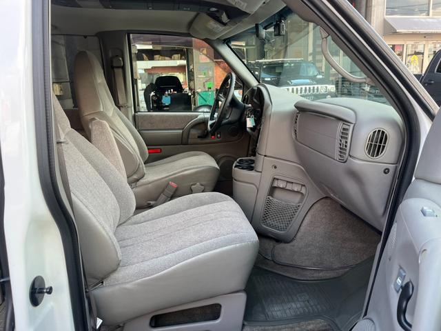 シボレーアストロ LS キーレス AWD ETC クルーズコントロール テレビ フルセグ Bカメラ Bluetooth接続(16枚目)