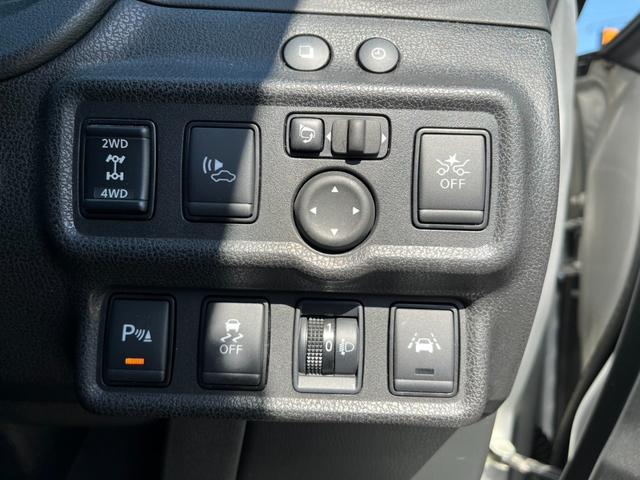 ノート ｅ－パワー　Ｂ　ＦＯＵＲ　インテリジェントエマージェンシーブレーキ　インテリジェントキー　アイドリングストップ　メモリーナビ　レーンキープアシスト　ＥＴＣ車載器　オートエアコン　バックカメラ　オートライト　コーナーセンサー（12枚目）