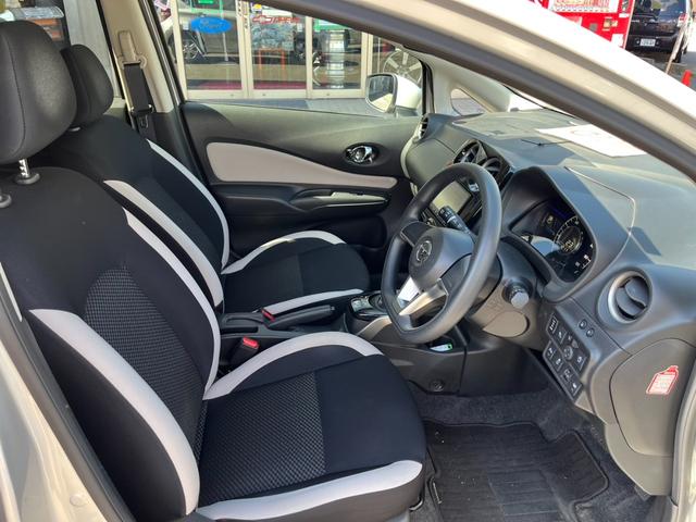 ノート ｅ－パワー　Ｂ　ＦＯＵＲ　インテリジェントエマージェンシーブレーキ　インテリジェントキー　アイドリングストップ　メモリーナビ　レーンキープアシスト　ＥＴＣ車載器　オートエアコン　バックカメラ　オートライト　コーナーセンサー（16枚目）