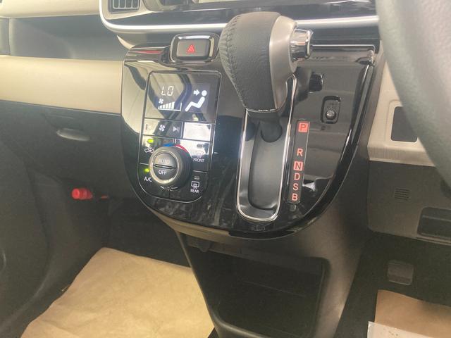 GブラックアクセントVS SAIII 届出済未使用車 4WD 衝突被害軽減ブレーキ 両側電動スライドドア 全周囲カメラ シートヒーター プッシュスタート ステリモ オートライト オートハイビーム フォグランプ LEDライト(10枚目)