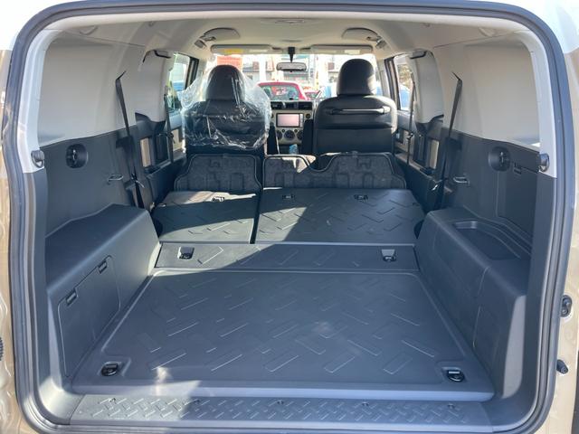 カラーパッケージ パートタイム4WD クリアランスソナー 純正ナビ クルコン 社外マフラー 社外ステップ ソフトアップ ETC 社外17AW(33枚目)