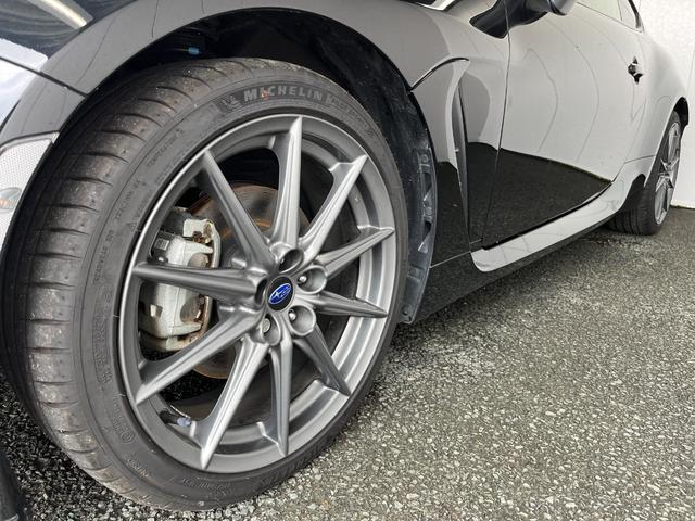 ＢＲＺ Ｓ　マニュアル車　プッシュスタート　純正１８ＡＷ　ＣＤデッキ　シートヒーター　クルーズコントロール　ＬＥＤヘッドライト　アダプティブヘッドライト　ＵＳＢ充電　ＡＵＸ　Ｂｌｕｅｔｏｏｔｈ接続（8枚目）