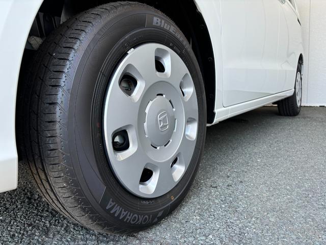 フリード ｅ：ＨＥＶエアー　登録済未使用車　４ＷＤ　純正ディスプレイオーディオ　バックモニター　両側電動スライドドア　オートライト　ＬＥＤライト　フロントデアイサー　ＵＳＢ　ＨＤＭＩ　クリアランスソナー　シートヒーター（8枚目）