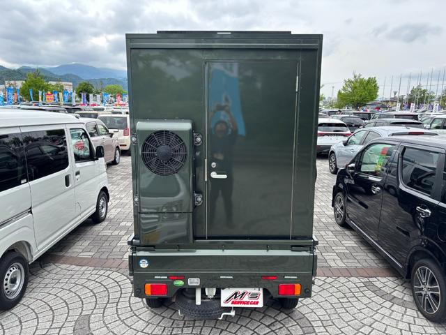 ＮＴ１００クリッパートラック ＤＸ　４ＷＤ　キャンピング仕様　前後ドラレコ　メモリーナビ　ワンセグＴＶ　バックカメラ　ＥＴＣ　デジタルインナーミラー　ＵＳＢ　ＵＳＢ充電　キーレス　ＣＤ　ＤＶＤ可　レンタアップ　エアコン　ハロゲンランプ（6枚目）