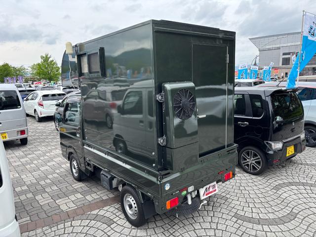 ＮＴ１００クリッパートラック ＤＸ　４ＷＤ　キャンピング仕様　前後ドラレコ　メモリーナビ　ワンセグＴＶ　バックカメラ　ＥＴＣ　デジタルインナーミラー　ＵＳＢ　ＵＳＢ充電　キーレス　ＣＤ　ＤＶＤ可　レンタアップ　エアコン　ハロゲンランプ（7枚目）