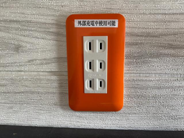 ＮＴ１００クリッパートラック ＤＸ　４ＷＤ　キャンピング仕様　前後ドラレコ　メモリーナビ　ワンセグＴＶ　バックカメラ　ＥＴＣ　デジタルインナーミラー　ＵＳＢ　ＵＳＢ充電　キーレス　ＣＤ　ＤＶＤ可　レンタアップ　エアコン　ハロゲンランプ（46枚目）