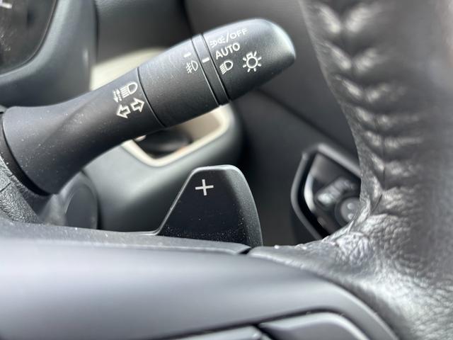 デリカミニ Ｔ　プレミアム　４ＷＤ　ＥＴＣ　両側電動スライドドア　純正ナビ　全周囲モニター　デジタルインナーミラー　ＬＥＤライト　オートライト　クルコン　ステアリングヒーター　シートヒーター　衝突被害軽減ブレーキ　レーンアシスト（21枚目）