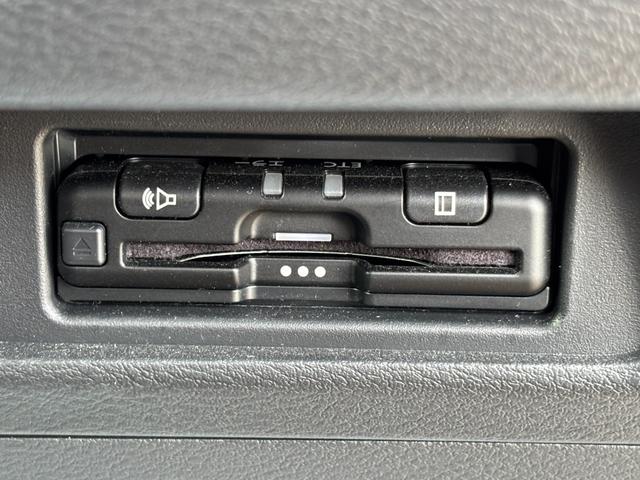 デリカミニ Ｔ　プレミアム　４ＷＤ　ＥＴＣ　両側電動スライドドア　純正ナビ　全周囲モニター　デジタルインナーミラー　ＬＥＤライト　オートライト　クルコン　ステアリングヒーター　シートヒーター　衝突被害軽減ブレーキ　レーンアシスト（32枚目）