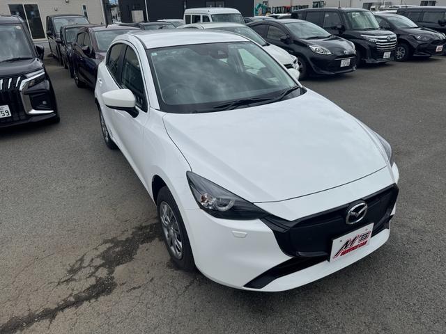 ＭＡＺＤＡ２ １５Ｃ　４ＷＤ　衝突被害軽減ブレーキ　アイドリングストップ　オートライト　ブラインドスポットモニター　ラジオ　レーンアシスト　クリアランスソナー　ＵＳＢ　ＡＵＸ接続　オートワイパー　プッシュスタート（4枚目）