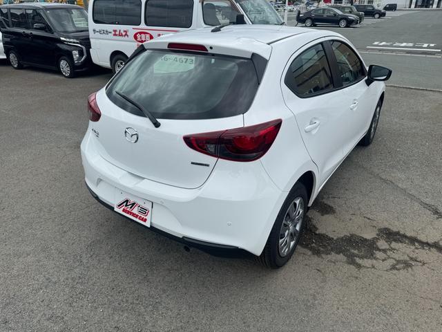 ＭＡＺＤＡ２ １５Ｃ　４ＷＤ　衝突被害軽減ブレーキ　アイドリングストップ　オートライト　ブラインドスポットモニター　ラジオ　レーンアシスト　クリアランスソナー　ＵＳＢ　ＡＵＸ接続　オートワイパー　プッシュスタート（5枚目）
