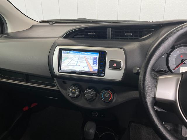 ヴィッツ Ｆ　４ＷＤ　メモリーナビ　ワンセグＴＶ　ＥＴＣ　フロントデアイサー　キーレス　ＡＵＸ　ＵＳＢ接続　ＣＤ再生　ハロゲンランプ（10枚目）