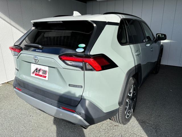 ＲＡＶ４ アドベンチャー　４ＷＤ　前後ドラレコ　ナビ付ディスプレイオーディオ　全周囲カメラ　ＥＴＣ２　パノラマルーフ　シートヒーター　ダウンヒルアシスト　クリアランスソナー　ＢＳＭ　レーンアシスト　パワーシート　ＬＥＤライト（5枚目）
