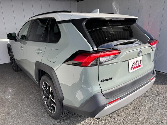 ＲＡＶ４ アドベンチャー　４ＷＤ　前後ドラレコ　ナビ付ディスプレイオーディオ　全周囲カメラ　ＥＴＣ２　パノラマルーフ　シートヒーター　ダウンヒルアシスト　クリアランスソナー　ＢＳＭ　レーンアシスト　パワーシート　ＬＥＤライト（7枚目）