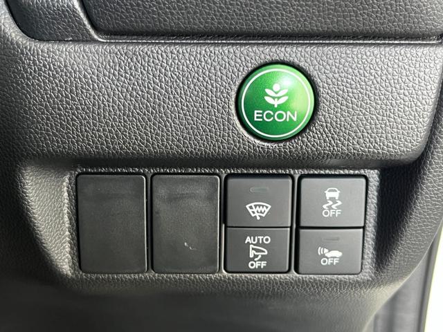 フィットハイブリッド Ｌパッケージ　メモリーナビ　フルセグＴＶ　バックカメラ　フロントデアイサー　ＥＣＯＮ　クルコン　ステリモ　オートライト　Ｂｌｕｅｔｏｏｔｈ接続　ＬＥＤライト（21枚目）