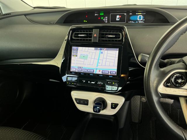 プリウス Ｓセーフティプラス　４ＷＤ　前後ドラレコ　ＥＴＣ　パーキングアシスト　クルコン　オートライト　オートハイビーム　ＬＥＤライト　ＨＵＤ　クリアランスソナー　バックモニター　Ｂｌｕｅｔｏｏｔｈ接続　フルセグＴＶ（10枚目）