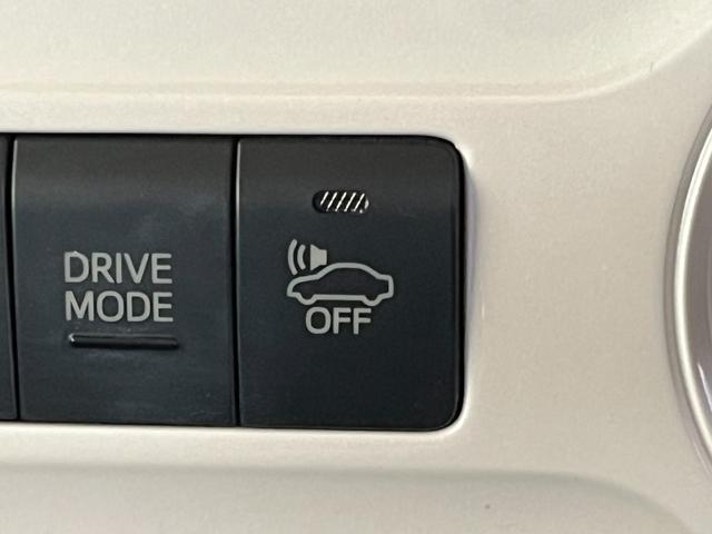 プリウス Ｓセーフティプラス　４ＷＤ　前後ドラレコ　ＥＴＣ　パーキングアシスト　クルコン　オートライト　オートハイビーム　ＬＥＤライト　ＨＵＤ　クリアランスソナー　バックモニター　Ｂｌｕｅｔｏｏｔｈ接続　フルセグＴＶ（21枚目）
