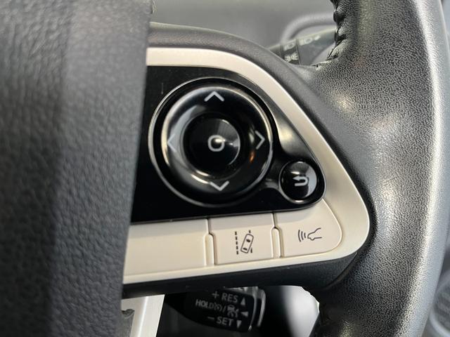 プリウス Ｓセーフティプラス　４ＷＤ　前後ドラレコ　ＥＴＣ　パーキングアシスト　クルコン　オートライト　オートハイビーム　ＬＥＤライト　ＨＵＤ　クリアランスソナー　バックモニター　Ｂｌｕｅｔｏｏｔｈ接続　フルセグＴＶ（32枚目）
