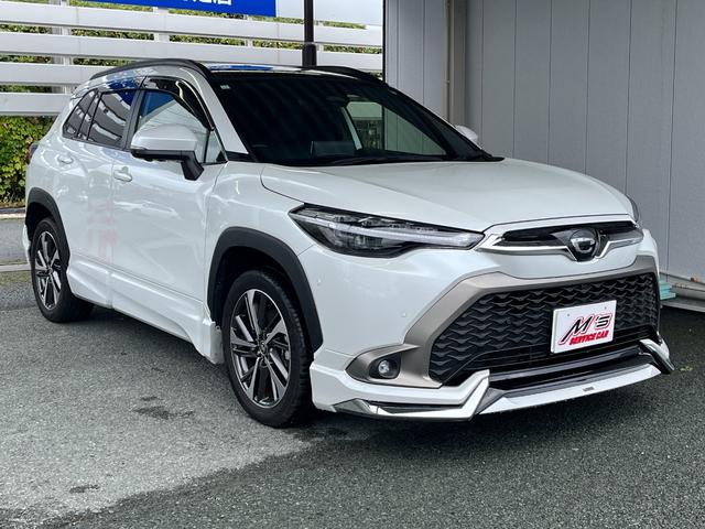 カローラクロス ハイブリッド　Ｚ　４ＷＤ　前方ドラレコ　純正ディスプレイオーディオプラス　全周囲モニター　Ｂｌｕｅｔｏｏｔｈ　フルセグＴＶ　パワーバックドア　オートライト　ＬＥＤライト　置くだけ充電　サンルーフ　後席ＵＳＢ充電（4枚目）