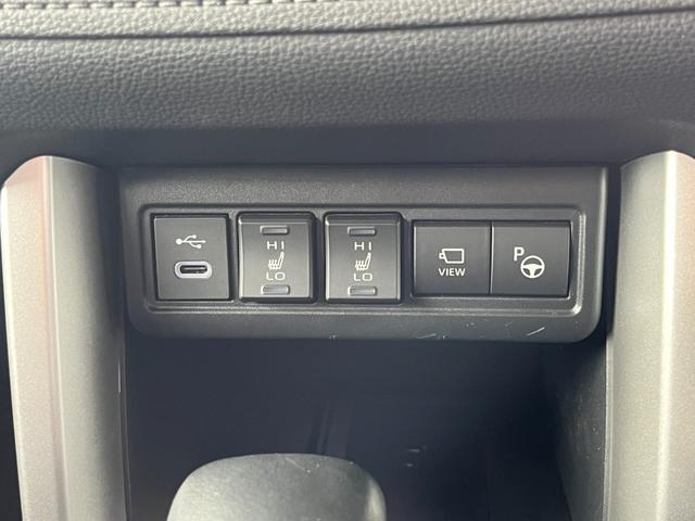 カローラクロス ハイブリッド　Ｚ　４ＷＤ　前方ドラレコ　純正ディスプレイオーディオプラス　全周囲モニター　Ｂｌｕｅｔｏｏｔｈ　フルセグＴＶ　パワーバックドア　オートライト　ＬＥＤライト　置くだけ充電　サンルーフ　後席ＵＳＢ充電（17枚目）