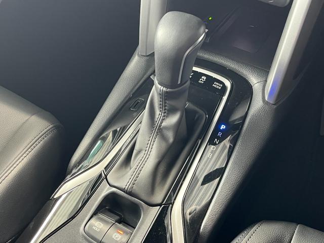 カローラクロス ハイブリッド　Ｚ　４ＷＤ　前方ドラレコ　純正ディスプレイオーディオプラス　全周囲モニター　Ｂｌｕｅｔｏｏｔｈ　フルセグＴＶ　パワーバックドア　オートライト　ＬＥＤライト　置くだけ充電　サンルーフ　後席ＵＳＢ充電（23枚目）
