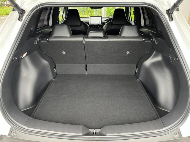 カローラクロス ハイブリッド　Ｚ　４ＷＤ　前方ドラレコ　純正ディスプレイオーディオプラス　全周囲モニター　Ｂｌｕｅｔｏｏｔｈ　フルセグＴＶ　パワーバックドア　オートライト　ＬＥＤライト　置くだけ充電　サンルーフ　後席ＵＳＢ充電（51枚目）