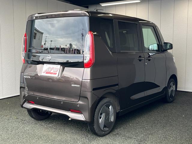 ルークス Ｘ　４ＷＤ　左側ハンズフリー電動スライドドア　レーンアシスト　クリアランスソナー　オートライト　ＬＥＤライト　ステアリングヒーター　シートヒーター　衝突被害軽減ブレーキ　後席ＵＳＢ充電（5枚目）