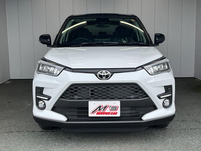 ライズ Ｚ　登録済未使用車　４ＷＤ　純正ディスプレイオーディオ　全周囲モニター　フルセグＴＶ　ＵＳＢ　ＨＤＭＩ　Ｂｌｕｅｔｏｏｔｈ　クルコン　オートライト　オートハイビーム　ＬＥＤライト　ＢＳＭ　後席ＵＳＢ充電（3枚目）