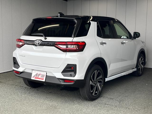 ライズ Ｚ　登録済未使用車　４ＷＤ　純正ディスプレイオーディオ　全周囲モニター　フルセグＴＶ　ＵＳＢ　ＨＤＭＩ　Ｂｌｕｅｔｏｏｔｈ　クルコン　オートライト　オートハイビーム　ＬＥＤライト　ＢＳＭ　後席ＵＳＢ充電（5枚目）