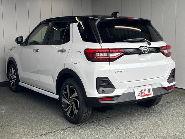 ライズ Ｚ　登録済未使用車　４ＷＤ　純正ディスプレイオーディオ　全周囲モニター　フルセグＴＶ　ＵＳＢ　ＨＤＭＩ　Ｂｌｕｅｔｏｏｔｈ　クルコン　オートライト　オートハイビーム　ＬＥＤライト　ＢＳＭ　後席ＵＳＢ充電（7枚目）