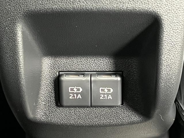 ライズ Ｚ　登録済未使用車　４ＷＤ　純正ディスプレイオーディオ　全周囲モニター　フルセグＴＶ　ＵＳＢ　ＨＤＭＩ　Ｂｌｕｅｔｏｏｔｈ　クルコン　オートライト　オートハイビーム　ＬＥＤライト　ＢＳＭ　後席ＵＳＢ充電（35枚目）