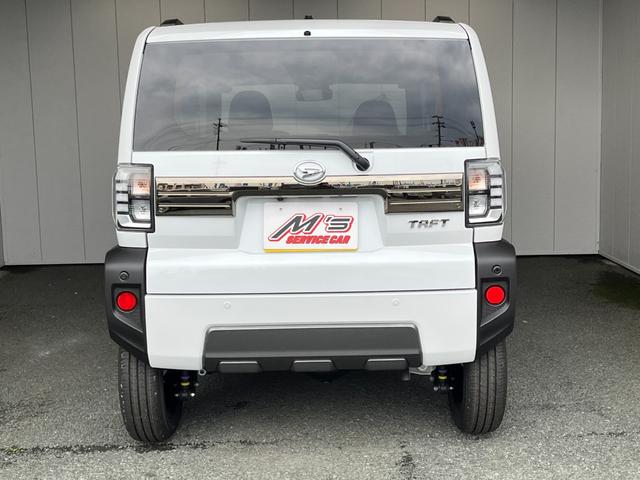 タフト Ｇ　ダーククロムベンチャー　届出済未使用車　４ＷＤ　クルコン　オートライト　オートハイビーム　ＬＥＤライト　クリアランスソナー　レーンアシスト　衝突被害軽減ブレーキ　ＵＳＢ充電　ムーンルーフ　バックカメラ（6枚目）
