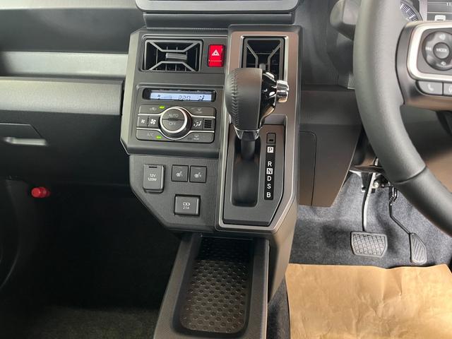 タフト G ダーククロムベンチャー 届出済未使用車 4WD 衝突被害軽減ブレーキ クリアランスソナー ムーンルーフ バックカメラ パワーモード オートライト LEDライト シートヒーター USB USB充電 クルコン(10枚目)