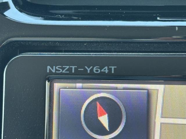 プリウス Ａツーリングセレクション　前後ドラレコ　ＳＤナビ　バックカメラ　フルセグＴＶ　ＥＴＣ　シートヒーター　衝突被害軽減ブレーキ　パーキングアシスト　フロントデアイサー　クリアランスソナー　レーンアシスト　ＢＳＭ　１００Ｖ電源（13枚目）