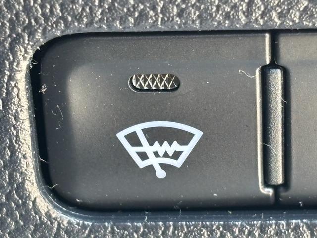 プリウス Ａツーリングセレクション　前後ドラレコ　ＳＤナビ　バックカメラ　フルセグＴＶ　ＥＴＣ　シートヒーター　衝突被害軽減ブレーキ　パーキングアシスト　フロントデアイサー　クリアランスソナー　レーンアシスト　ＢＳＭ　１００Ｖ電源（30枚目）