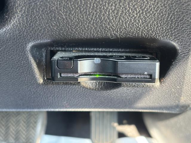 プリウス Ａツーリングセレクション　前後ドラレコ　ＳＤナビ　バックカメラ　フルセグＴＶ　ＥＴＣ　シートヒーター　衝突被害軽減ブレーキ　パーキングアシスト　フロントデアイサー　クリアランスソナー　レーンアシスト　ＢＳＭ　１００Ｖ電源（32枚目）