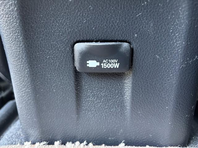 プリウス Ａツーリングセレクション　前後ドラレコ　ＳＤナビ　バックカメラ　フルセグＴＶ　ＥＴＣ　シートヒーター　衝突被害軽減ブレーキ　パーキングアシスト　フロントデアイサー　クリアランスソナー　レーンアシスト　ＢＳＭ　１００Ｖ電源（36枚目）