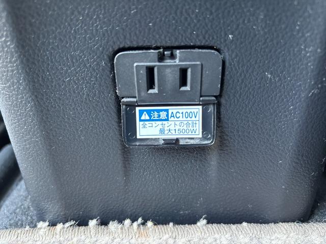 プリウス Ａツーリングセレクション　前後ドラレコ　ＳＤナビ　バックカメラ　フルセグＴＶ　ＥＴＣ　シートヒーター　衝突被害軽減ブレーキ　パーキングアシスト　フロントデアイサー　クリアランスソナー　レーンアシスト　ＢＳＭ　１００Ｖ電源（37枚目）