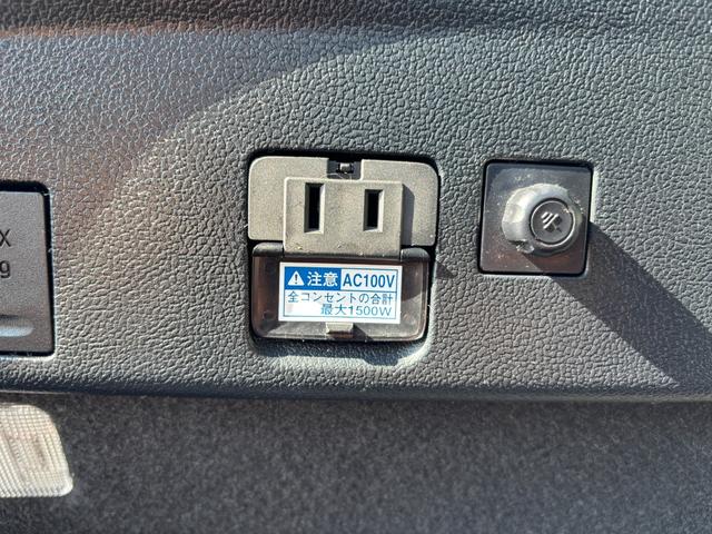 プリウス Ａツーリングセレクション　前後ドラレコ　ＳＤナビ　バックカメラ　フルセグＴＶ　ＥＴＣ　シートヒーター　衝突被害軽減ブレーキ　パーキングアシスト　フロントデアイサー　クリアランスソナー　レーンアシスト　ＢＳＭ　１００Ｖ電源（39枚目）