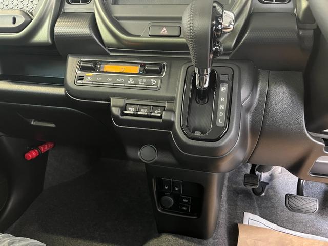 ハスラー タフワイルド 届出済未使用車 4WD シートヒーター クルーズコントロール ソナー レーンアシスト 衝突被害軽減ブレーキ LEDライト USB充電 オートライト ヒルディセントコントロール グリップコントロール(10枚目)