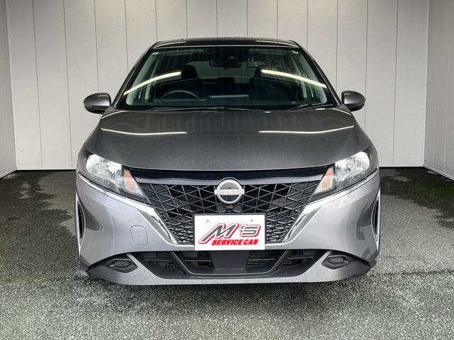 ノート Ｘ　ＦＯＵＲ　４ＷＤ　前方ドラレコ　メモリーナビ　バックカメラ　ＥＴＣ　衝突被害軽減ブレーキ　シートヒーター　クリアランスソナー　レーンアシスト　ステアリングヒーター　オートライト　ＵＳＢ充電　ＡＵＸ　ＵＳＢ　ＢＴ（3枚目）