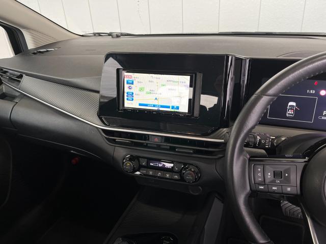 ノート Ｘ　ＦＯＵＲ　４ＷＤ　前方ドラレコ　メモリーナビ　バックカメラ　ＥＴＣ　衝突被害軽減ブレーキ　シートヒーター　クリアランスソナー　レーンアシスト　ステアリングヒーター　オートライト　ＵＳＢ充電　ＡＵＸ　ＵＳＢ　ＢＴ（10枚目）