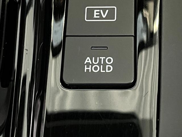 ノート Ｘ　ＦＯＵＲ　４ＷＤ　前方ドラレコ　メモリーナビ　バックカメラ　ＥＴＣ　衝突被害軽減ブレーキ　シートヒーター　クリアランスソナー　レーンアシスト　ステアリングヒーター　オートライト　ＵＳＢ充電　ＡＵＸ　ＵＳＢ　ＢＴ（22枚目）